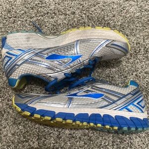 Brooks GTS 15 running shoes